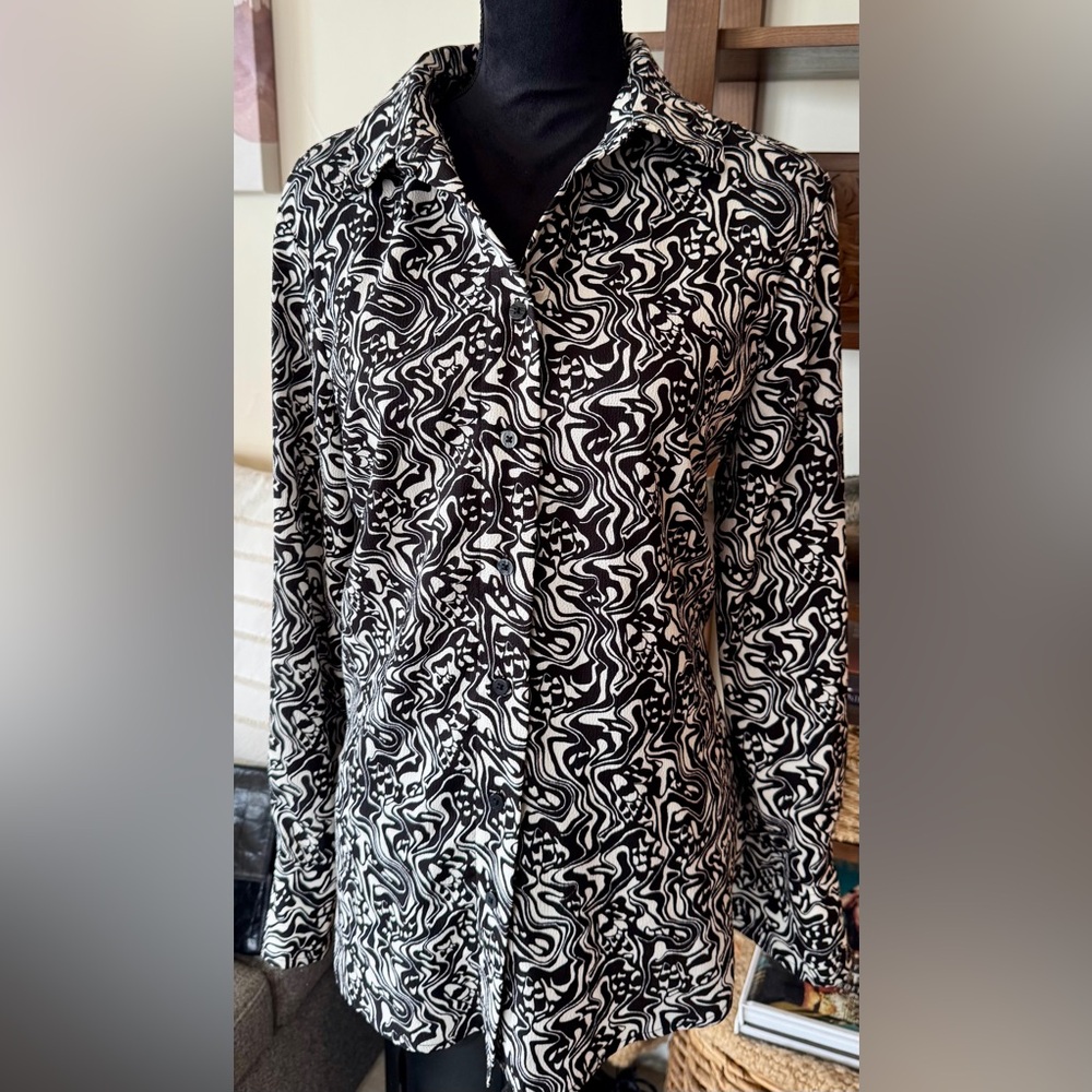 Jones&Co by Jones New York Monochrome Swirl blouse